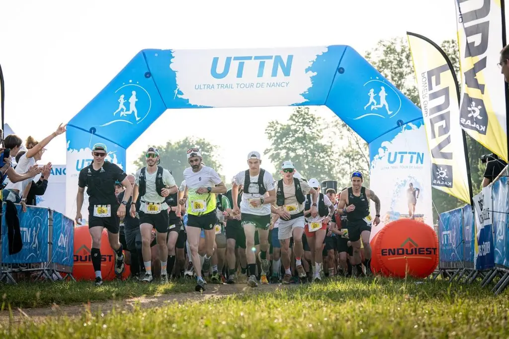 arche gonflable publicitaire trail